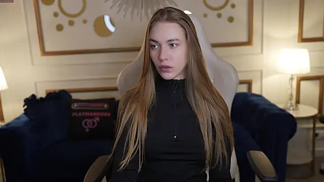 Snapshot of Layla_Sweet_ chatting on 12-14-25, 07:29 Layla Sweet online show from 12-14-25, 07:29