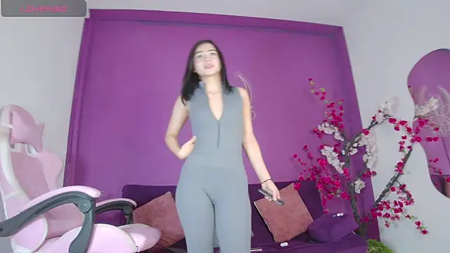 Snapshot of Arii_moon chatting on 11-23-25, 03:23 Arii moon online show from 11-23-25, 03:23