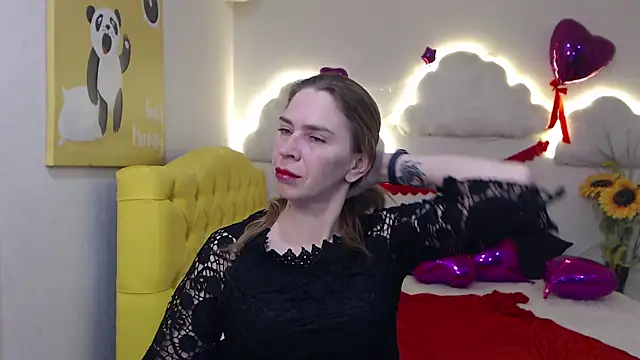 TessaDaybreak online show from 03-04-25, 07:41