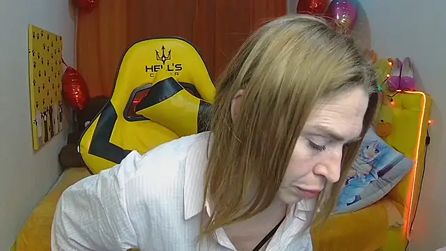 TessaDaybreak online show from 03-08-25, 01:57