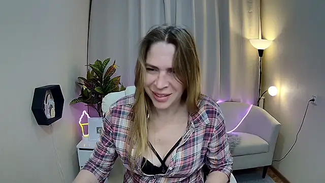 Snapshot of TessaDaybreak chatting on 05-16-26, 06:43 TessaDaybreak online show from 05-16-26, 06:43