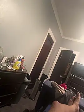 Snapshot of Slimlightrising chatting on 02-12-25, 08:18 Slimlightrising online show from 02-12-25, 08:18