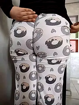 Snapshot of Dalou3a-69 chatting on 03-04-26, 01:06 Dalou3a-69 online show from 03-04-26, 01:06