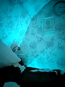 Snapshot of Teemu chatting on 10-16-25, 04:19 Teemu online show from 10-16-25, 04:19