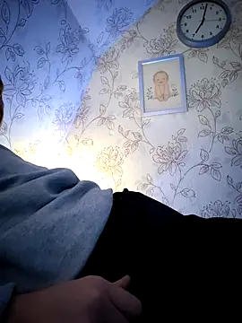 Snapshot of Teemu chatting on 11-07-25, 05:02 Teemu online show from 11-07-25, 05:02