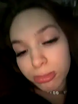 Snapshot of -Amora chatting on 11-13-25, 12:15 -Amora online show from 11-13-25, 12:15