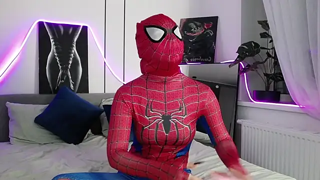 Snapshot of -Amora chatting on 12-05-25, 12:14 -Amora online show from 12-05-25, 12:14