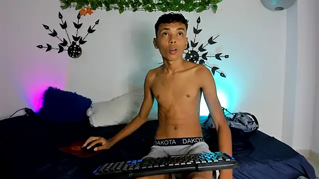 Snapshot of Calvin_Ford chatting on 02-18-25, 01:54 Calvin Ford online show from 02-18-25, 01:54