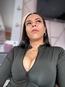 Snapshot of Naatalia chatting on 10-28-25, 05:37 Naatalia online show from 10-28-25, 05:37