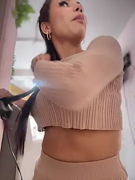 Naatalia online show from 11-28-25, 06:21