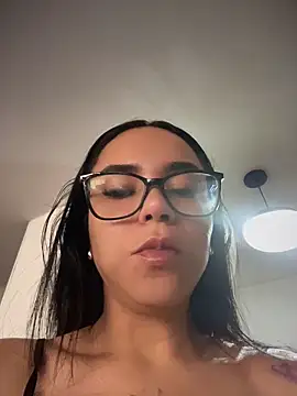 Naatalia online show from 04-16-26, 03:24