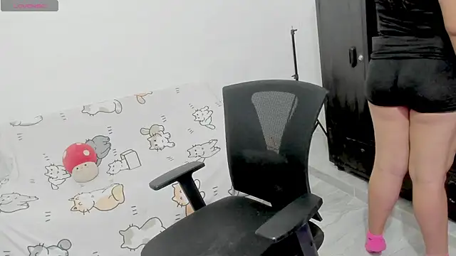 Naoko 7w7 online show from 11-25-25, 10:54