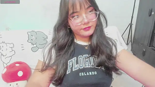 Snapshot of Naoko_7w7 chatting on 07-10-26, 02:38 Naoko 7w7 online show from 07-10-26, 02:38