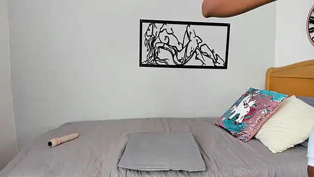 Snapshot of karina-lopez chatting on 10-02-25, 02:24 karina-lopez online show from 10-02-25, 02:24