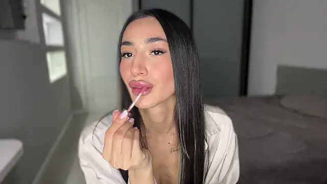 Snapshot of alissadreams chatting on 11-18-25, 04:22 alissadreams online show from 11-18-25, 04:22