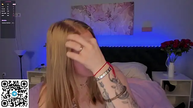 Snapshot of DonnaSmith chatting on 09-22-25, 06:59 DonnaSmith online show from 09-22-25, 06:59