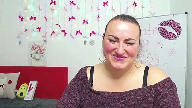 Snapshot of DianaMGG chatting on 04-30-26, 05:36 DianaMGG online show from 04-30-26, 05:36