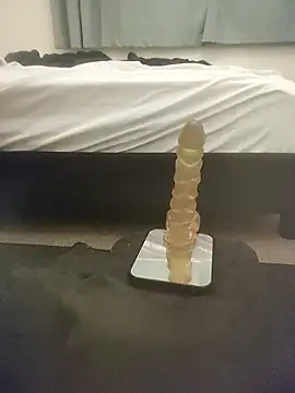 Snapshot of MystiqueRider chatting on 09-28-25, 11:15 MystiqueRider online show from 09-28-25, 11:15