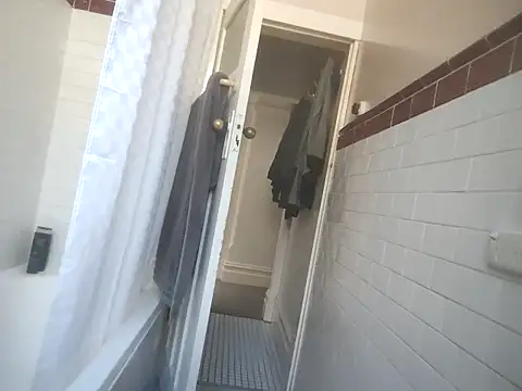 Snapshot of MystiqueRider chatting on 10-10-25, 10:42 MystiqueRider online show from 10-10-25, 10:42