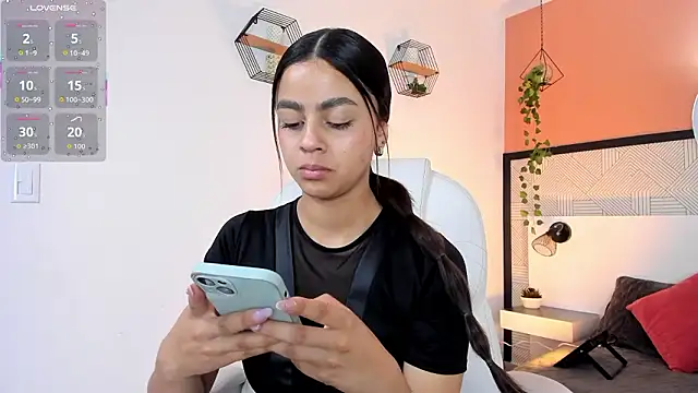 Bella walker  online show from 03-05-26, 08:27