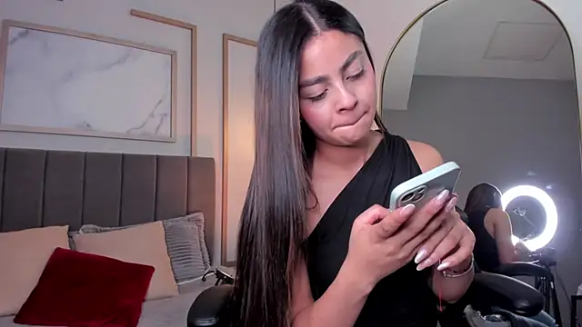 Bella walker  online show from 03-13-26, 08:37