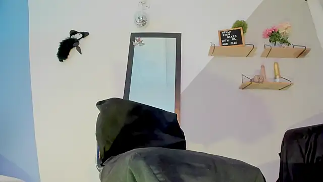 Aria fitness online show from 11-25-25, 01:11