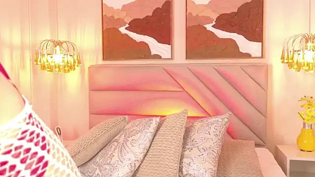 Snapshot of AmberHudson chatting on 11-22-25, 01:54 AmberHudson online show from 11-22-25, 01:54