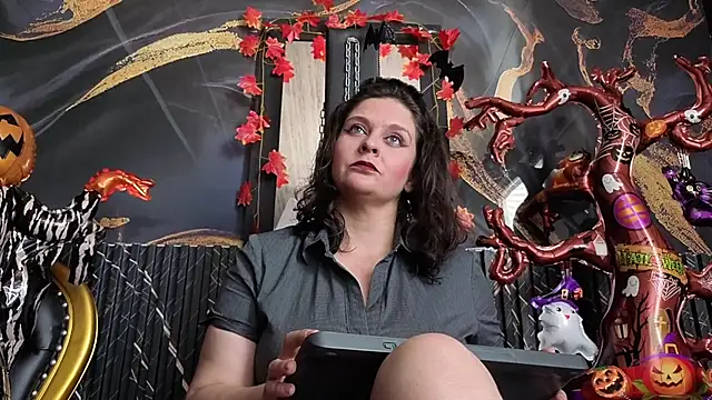 AmandaKovich online show from 10-22-25, 07:35