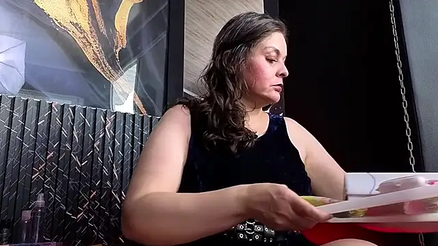 AmandaKovich online show from 04-14-26, 07:31