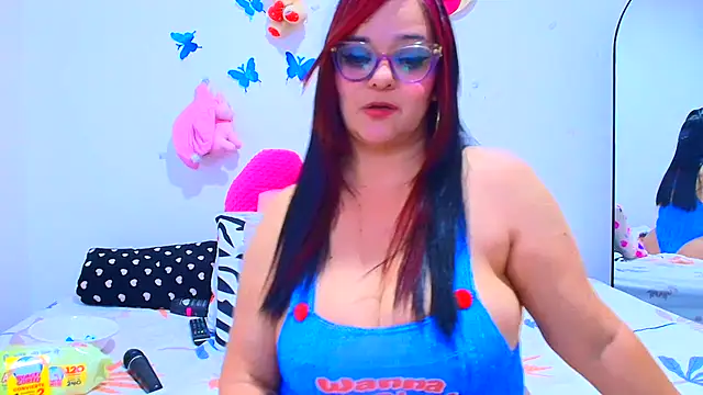 Snapshot of Veronica_Milf1 chatting on 03-13-25, 06:05 Veronica Milf1 online show from 03-13-25, 06:05