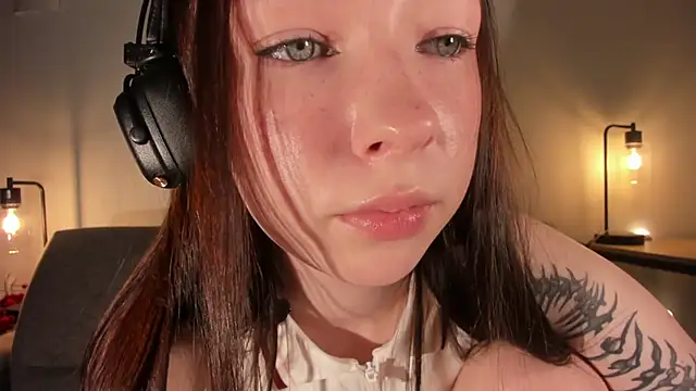 Snapshot of Sindy_Juxx chatting on 03-19-26, 04:22 Sindy Juxx online show from 03-19-26, 04:22
