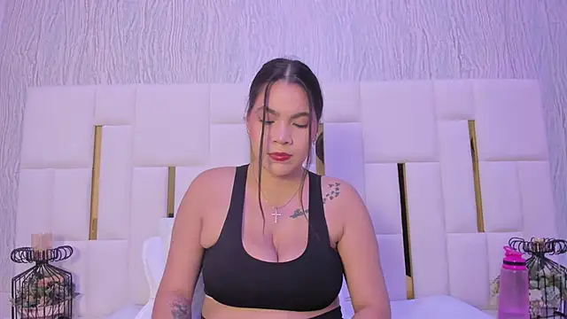 hillary uckerman  online show from 10-26-25, 11:05