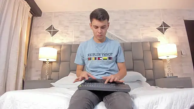 JacobRoberts1 online show from 02-28-25, 11:14