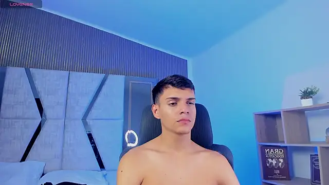 JacobRoberts1 online show from 10-08-25, 08:39