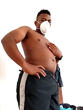 Snapshot of bosszonke123 chatting on 02-16-25, 12:32 bosszonke123 online show from 02-16-25, 12:32