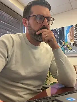 Snapshot of plaintreebull chatting on 03-17-26, 04:21 plaintreebull online show from 03-17-26, 04:21