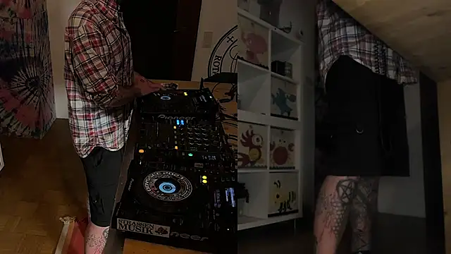 Snapshot of FckM3Hard chatting on 10-29-25, 12:13 FckM3Hard online show from 10-29-25, 12:13