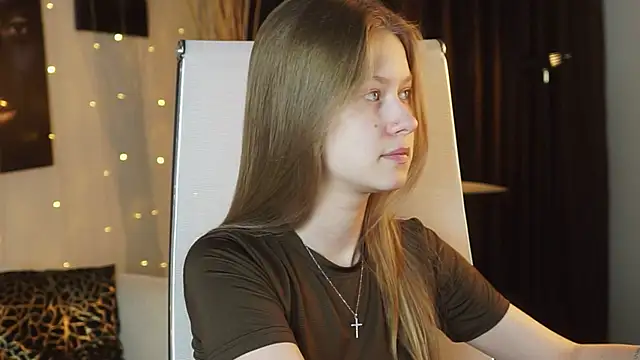 EveMundie online show from 04-13-26, 07:47