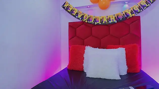 LoreleyNovoa online show from 10-10-25, 03:49