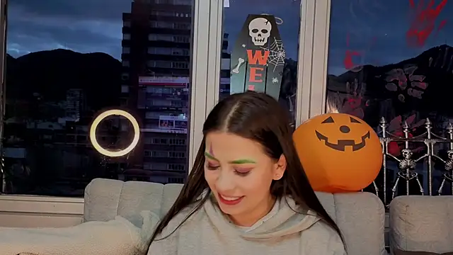 Ivanna West online show from 10-14-25, 10:38