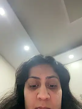 Snapshot of maggie080 chatting on 12-18-25, 12:11 maggie080 online show from 12-18-25, 12:11