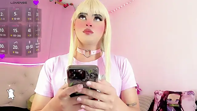 Snapshot of BabyNaomi2 chatting on 09-10-25, 11:38 BabyNaomi2 online show from 09-10-25, 11:38