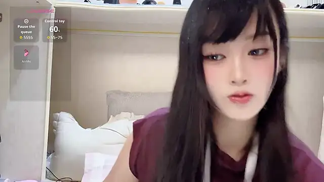 Snapshot of yueyue2003 chatting on 06-01-26, 12:40 yueyue2003 online show from 06-01-26, 12:40