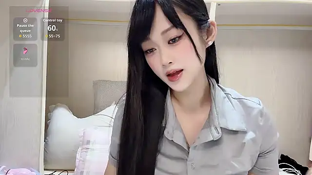 Snapshot of yueyue2003 chatting on 06-09-26, 12:50 yueyue2003 online show from 06-09-26, 12:50
