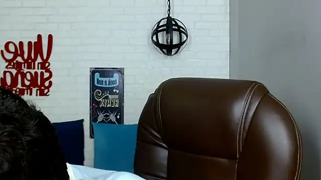 Snapshot of Martin_Linares chatting on 02-19-25, 04:33 Martin Linares online show from 02-19-25, 04:33