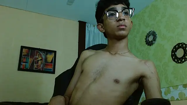 Snapshot of Martin_Linares chatting on 03-22-25, 04:37 Martin Linares online show from 03-22-25, 04:37