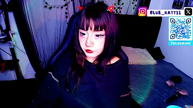 Snapshot of blue_katt chatting on 05-26-26, 06:53 blue katt online show from 05-26-26, 06:53