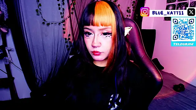 Snapshot of blue_katt chatting on 05-31-26, 04:53 blue katt online show from 05-31-26, 04:53