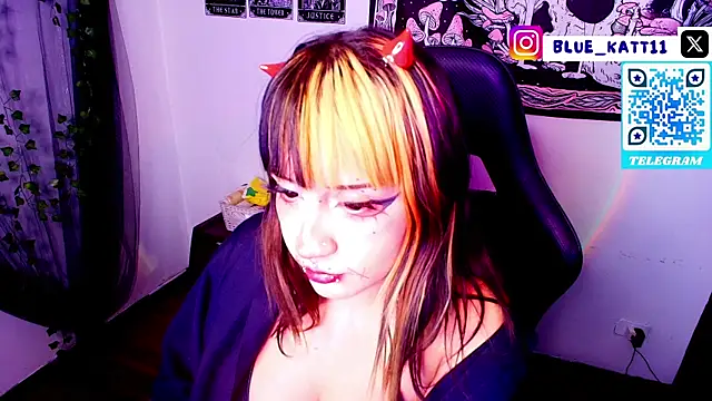 Snapshot of blue_katt chatting on 07-29-26, 11:25 blue katt online show from 07-29-26, 11:25