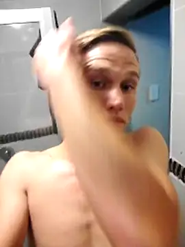 Ruanie online show from 04-17-26, 07:39